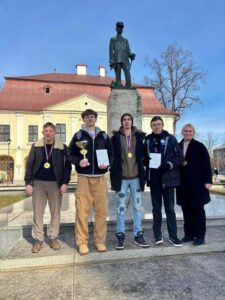 Naši gymnazisti vyhrali vedomostnú súťaž s názvom Čo vieš o M. R. Štefánikovi? Foto: SSŠ ŽP